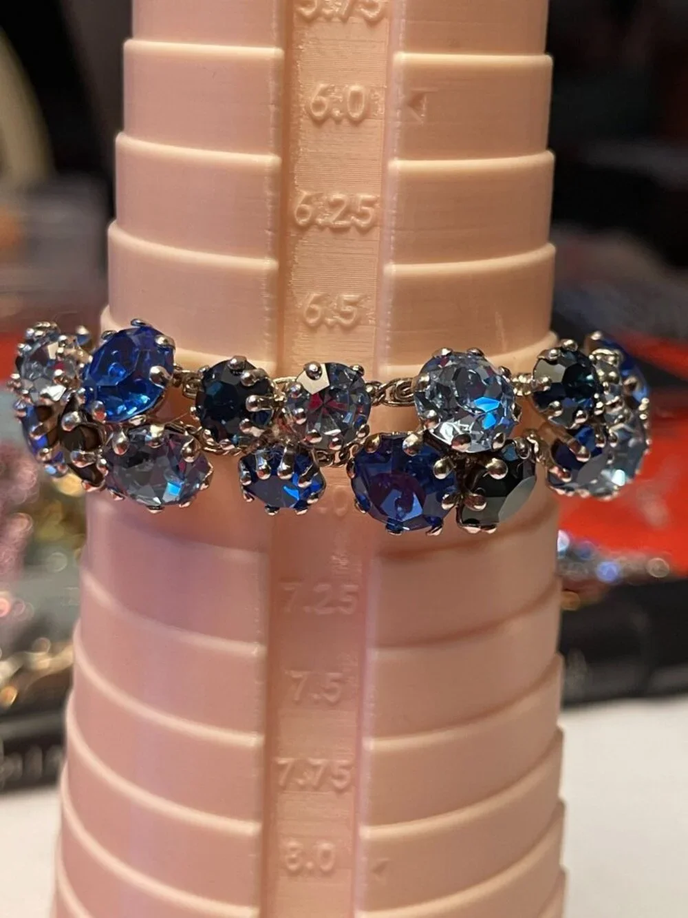 Vintage Prong-Set Blue Glass Stone Bracelet 1940s Style Unsigned Hattie Carnegie